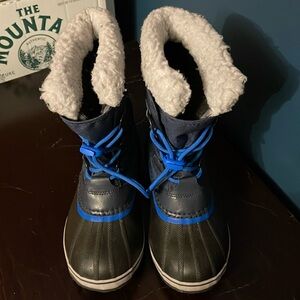 Sorel kids youth boots size 4